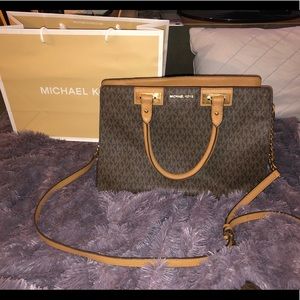 Large Michael Kors Signature Quinn Satchel